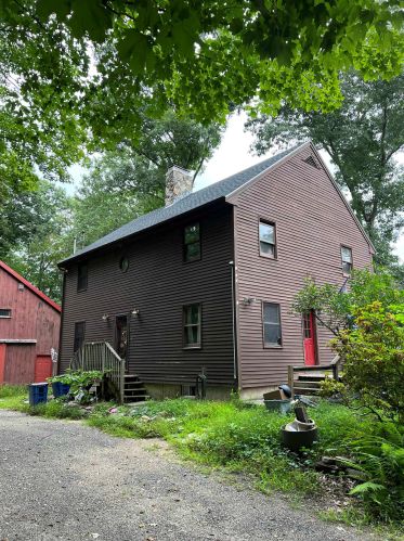 9 Oldham Rd, Raymond, NH 03077-1609