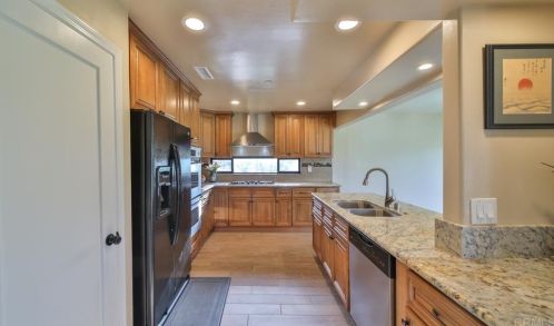 2556 Navarra Dr, Carlsbad CA  92009-7059 exterior