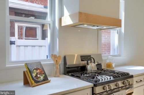512 Lemon St, Lancaster, PA 17603-3323