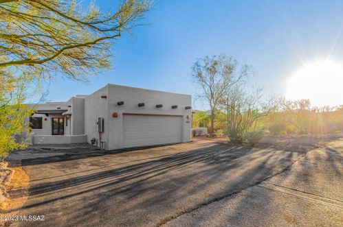 2332 Whispering Bells Dr, Tucson, AZ 85745-5209