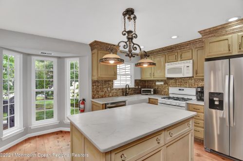 166 Primrose Ln, East Freehold NJ  07728-4077 exterior