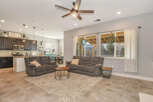 1870 Woodward Ave, Manteca CA  95337-8907 exterior