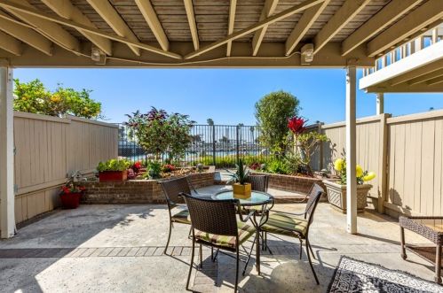 309 Regatta Way, Seal Beach CA  90740-5985 exterior
