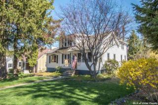 34 Grandview Ave, Kingston, NY 12401-5253