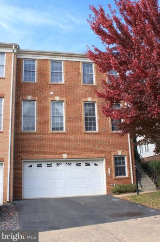 207 Elder Ter, Purcellville, VA 20132-6137