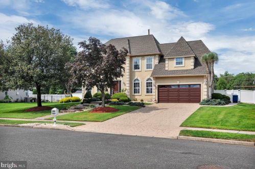 2206 Derby Dr, Riverton, NJ 08077-4518