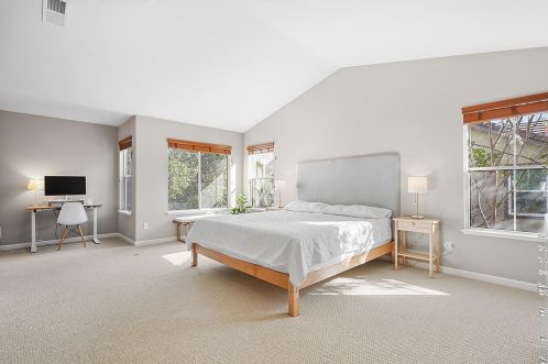113 Estrada Dr, Mountain View CA  94043-5266 exterior