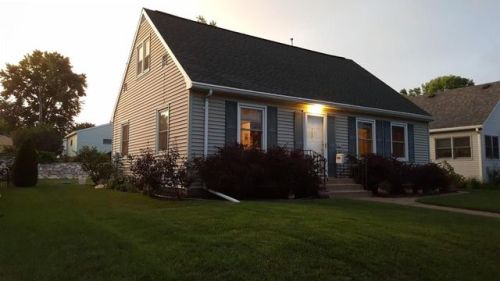2317 Jackson St, La Crosse, WI 54601-5965