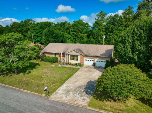 206 Newfield Dr, Cayce-West Columbia, SC 29169-2323