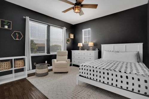 1305 Oak Leaf Cir, Valley Home CA 95361-2769 exterior