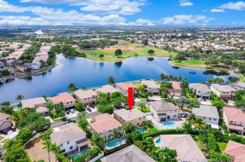 2042 176th Ave, Hollywood, FL 33029-5263