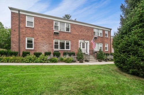66 Manville Rd, Pleasantville, NY 10570-2242