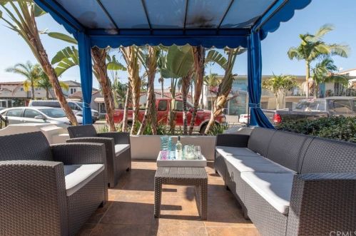 170 Roycroft Ave, Long Beach, CA 90803-3138
