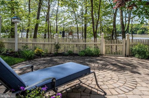 16856 Panorama Dr, Woodbridge, VA 22191-4445