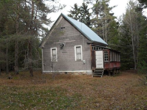 3837 County Route 26, Onchiota, NY 12989-3103
