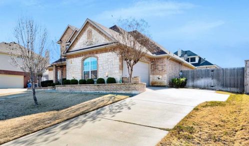1048 Estates Dr, Kennedale, TX