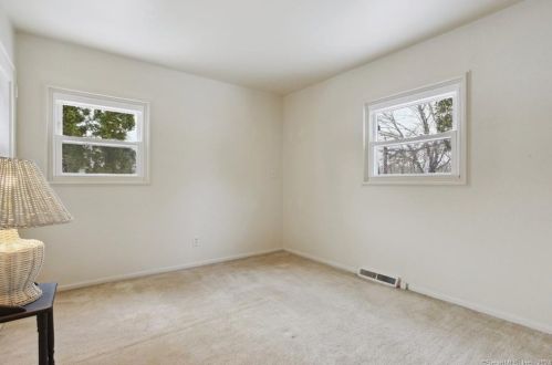 4 Fairway Ln, Norwich CT  06360-7006 exterior