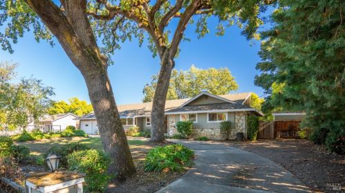 380 Piezzi Rd, Santa Rosa, CA 95401-5534