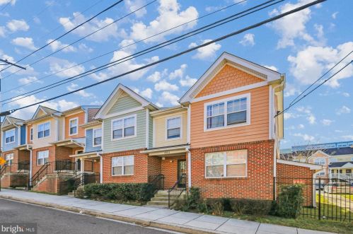 4941 C St, Washington, DC 20019-6227