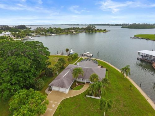 415 Green Dolphin Dr, Placida FL  33946-2229 exterior