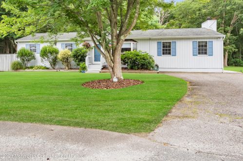 89 Avis Dr, Bricktown, NJ 08724-4437