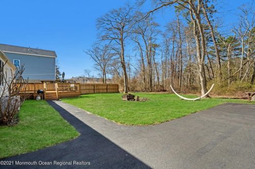 124 Woodland Dr, Bricktown NJ  08723-7433 exterior