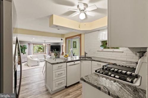 18 Aristone Dr, Berlin Boro NJ  08009-2254 exterior