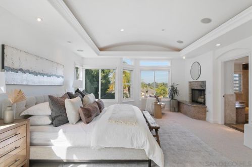 4710 Plummer Ct, San Diego CA  92130-1338 exterior