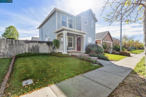 205 Maple Ln, Winters, CA 95694-9087