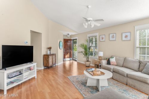 24 Southern Magnolia Dr, Beaufort, SC 29907-2552
