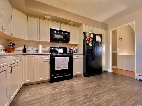 97 Somerset Ave, Manor Park, NY 11950-4223