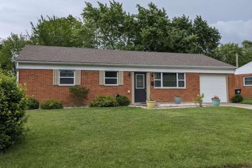 325 Lutz Dr, Englewood, OH 45322-3334