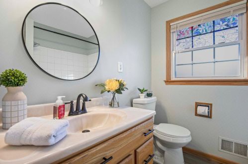 939 Kims Ln, Mukwonago WI  53149-1118 exterior
