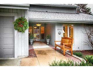 8043 Tierneys Woods Curv, Minneapolis, MN 55438-1071
