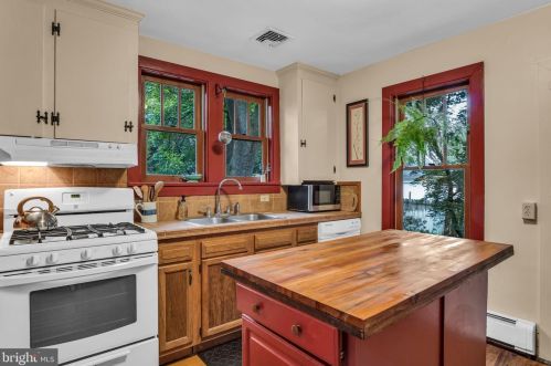 125 Parker St, Carlisle PA  17013-2821 exterior