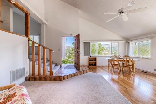 440 Oak Point Ct, Santa Rosa, CA 95409-6318