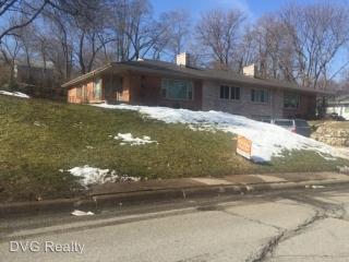 1412 60th St, Omaha NE  68132-1315 exterior