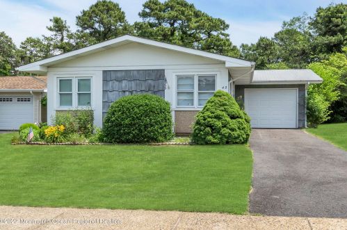 42 Whitman St, Bricktown, NJ 08724-2449