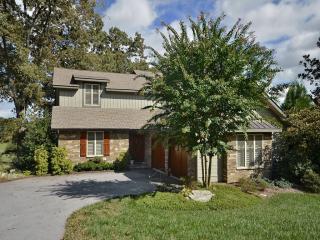 1903 Country Club Rd, Hendersonville, NC 28739-5945