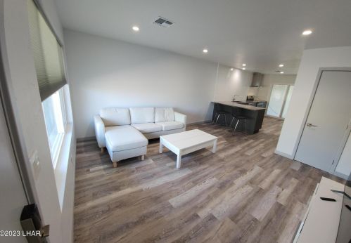 410 Hummingbird Dr, Lake Havasu City, AZ 86403-4926