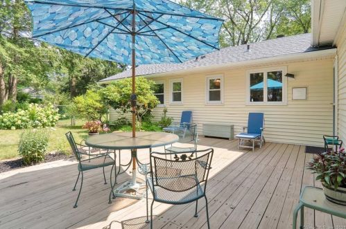 45 Sherman Rd, Glastonbury CT  06033-2911 exterior