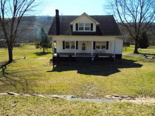2426 Saltville Hwy, Saltville VA  24370-4059 exterior