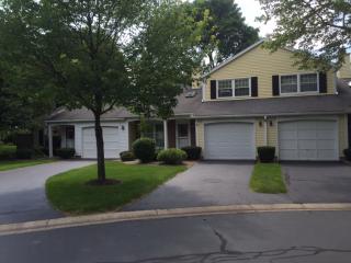 42 Old Stone Ln, Rochester, NY 14615-1533
