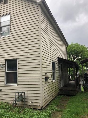 1505 6th Ave, Ford City, PA 16226-1327