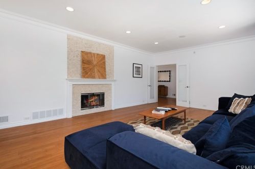 3315 Laurel Canyon Blvd, North Hollywood CA  91604-4133 exterior