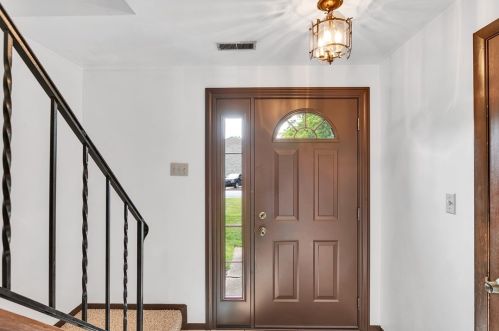 272 Timber Dr, Trafford, PA 15085-1216