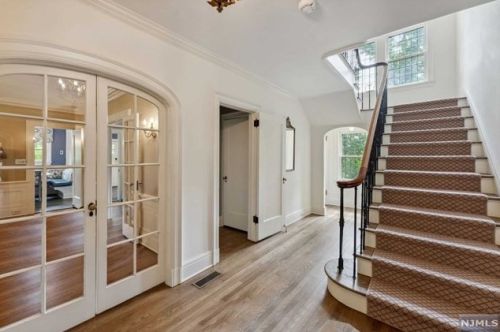 85 Undercliff Rd, Montclair NJ  07042-1616 exterior