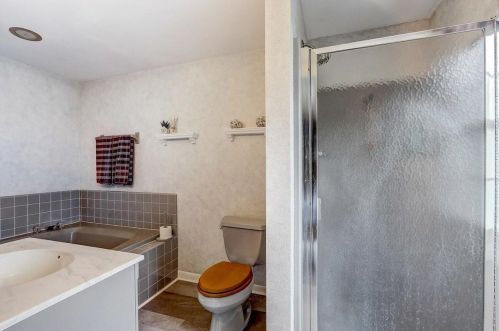 1226 Wedgewood Dr, Waukesha WI  53186-6753 exterior