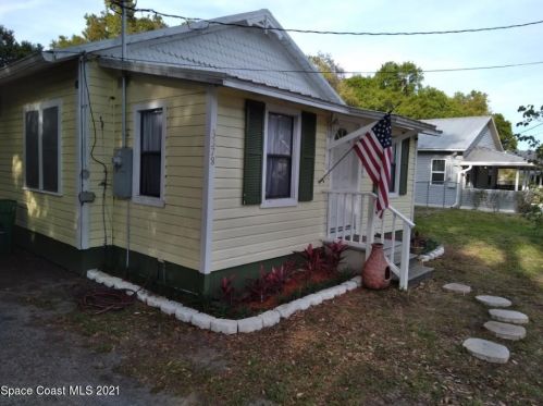 3378 Kyzer St, Mims, FL 32754-3866