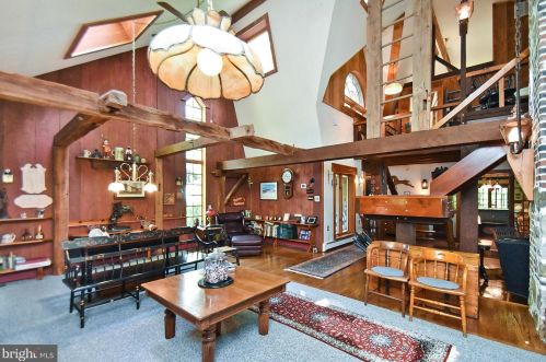 5693 Kernsville Rd, Orefield PA  18069-2226 exterior